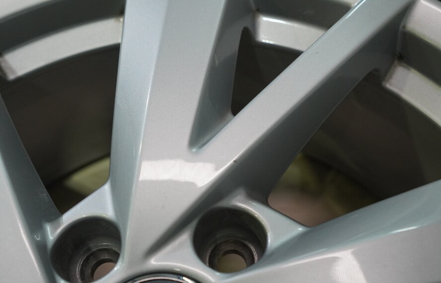 Audi Audi Q2 SQ2 81A 17 inch wheels Michelin winter tires Original