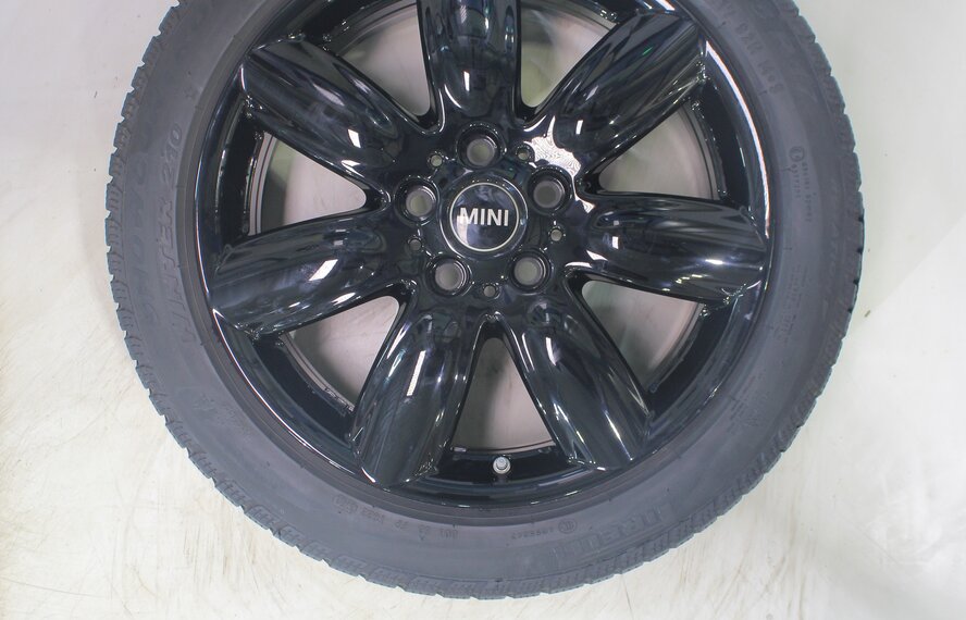 Mini Mini Clubman F54 528 17 inch rims Pirelli winter tires Original