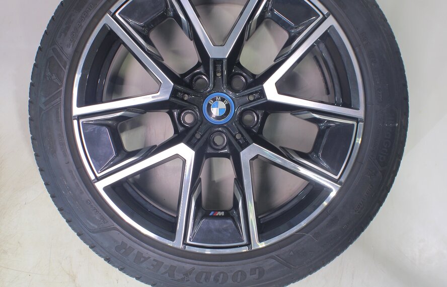 BMW BMW 4 Series i4 G26 858M 18 inch velgen Goodyear Winter tires Original