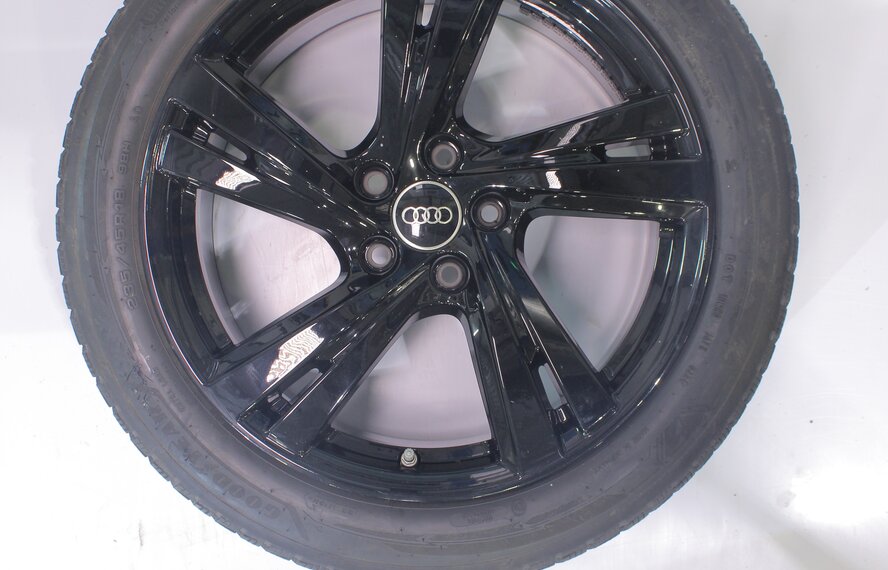 Audi Audi A5 S5 B10 18 inch rims Goodyear winter tires original