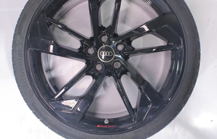 Audi Audi RS4 20 inch wheels Continental winter tires Original
