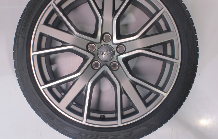 Audi Audi A4 S4 B9 8W 19 inch wheels Pirelli summer tires Original