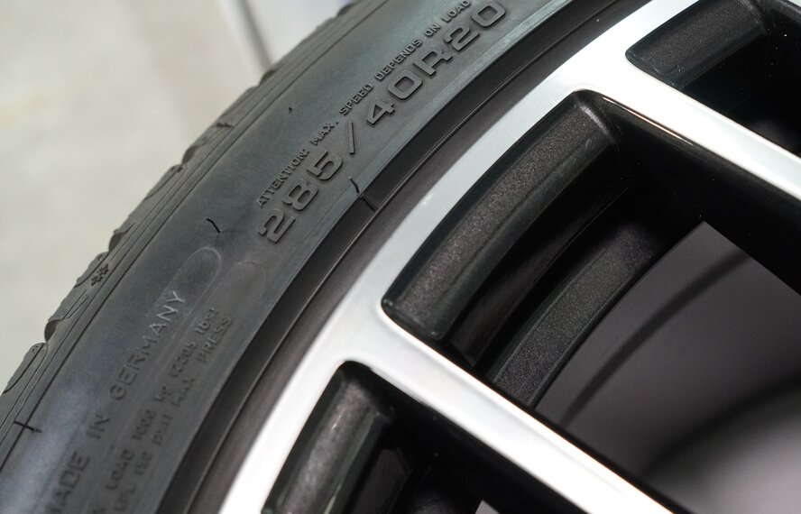 Audi Audi e-tron GT 20 inch wheels Goodyear Winter Tires Original