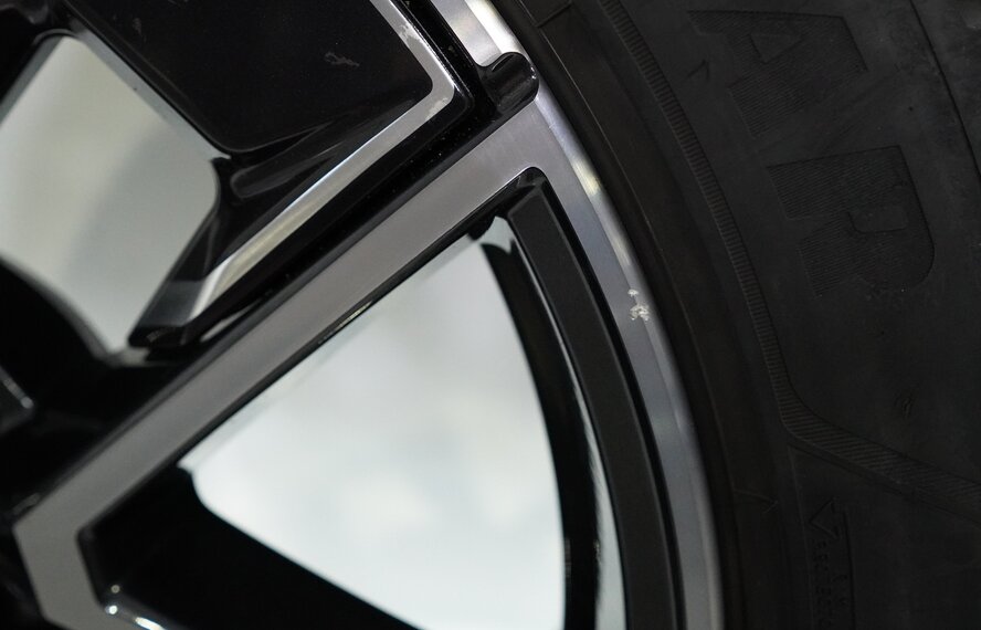 BMW BMW 4 series i4 G26 858M 18 inch wheels Goodyear Winter Tires Original