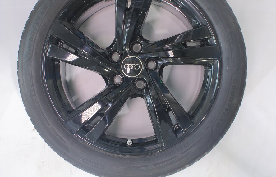 Audi Audi A5 S5 B10 18 inch rims Goodyear Winter tires Original