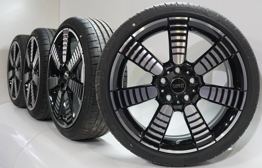 Mini Mini Cooper / S / One / Cabrio F55 F56 F57 900 18 inch wheels Pirelli Runflat Summer tires Original