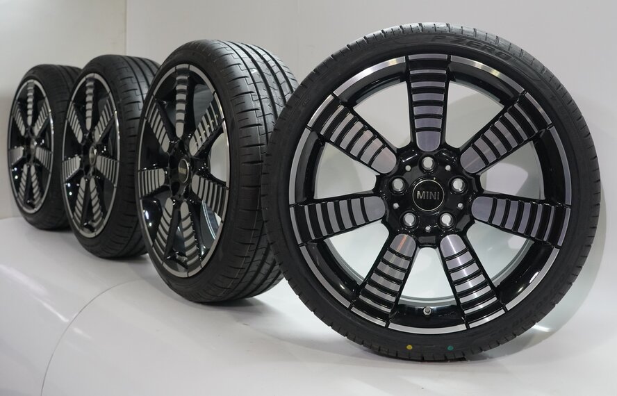 Mini Mini Cooper / S / One / Convertible F55 F56 F57 900 18 inch wheels Pirelli Runflat Summer tires New Original