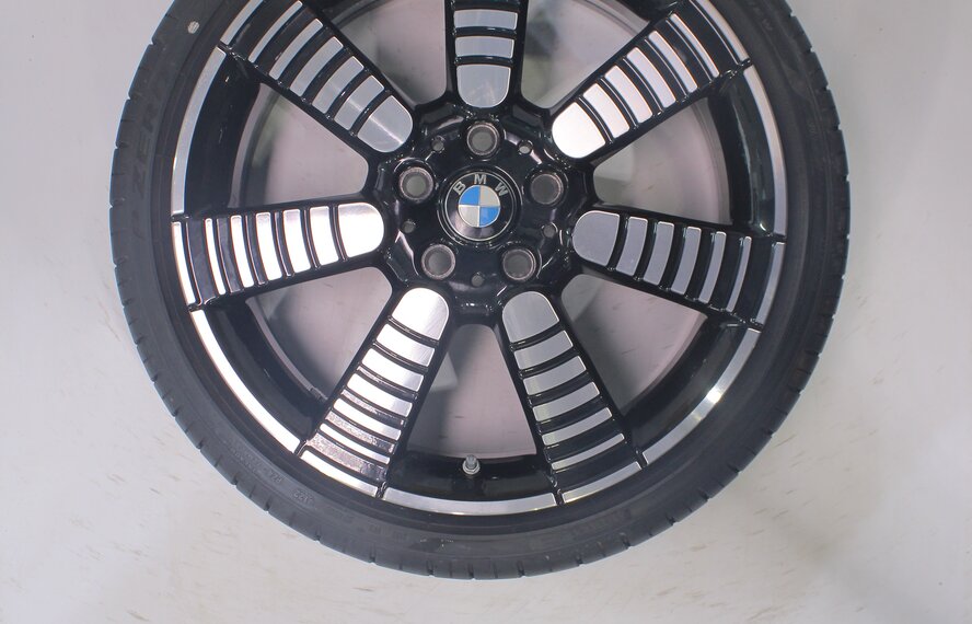 Mini Mini Cooper / S / One / Convertible F55 F56 F57 900 18 inch rims Pirelli Runflat Summer Tires Original