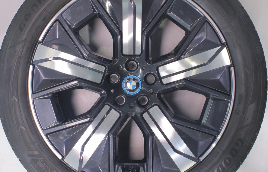 BMW BMW iX i20 1011 21 inch wheels Goodyear winter tires Original