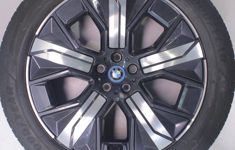BMW BMW iX i20 1011 21 inch wheels Goodyear winter tires Original