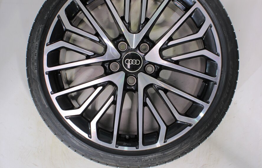 Audi Audi A3 S3 8Y 8V 19 inch wheels Pirelli Summer Tires New Original