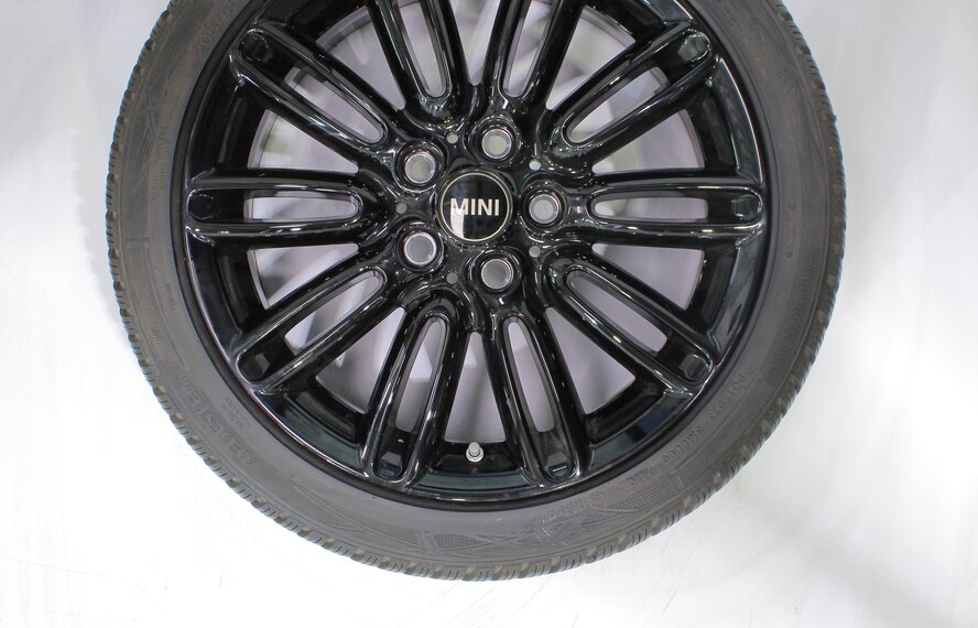 Mini Mini Cooper / S / One / Convertible F55 F56 F57 500 17 inch rims Vredestein Winter Tires Original