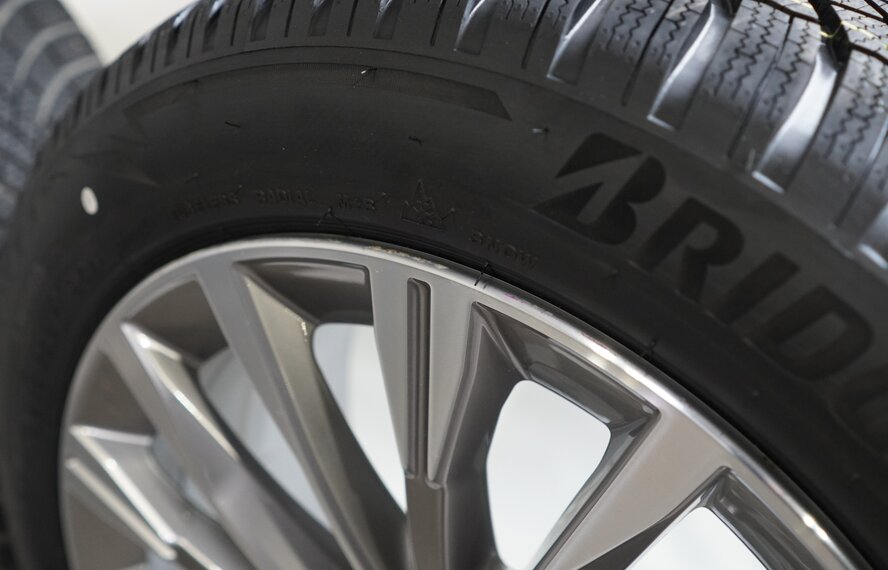 BMW BMW 2 series F45 F46 Active Gran Tourer 547 17 inch wheels Bridgestone Winter Tires New Original