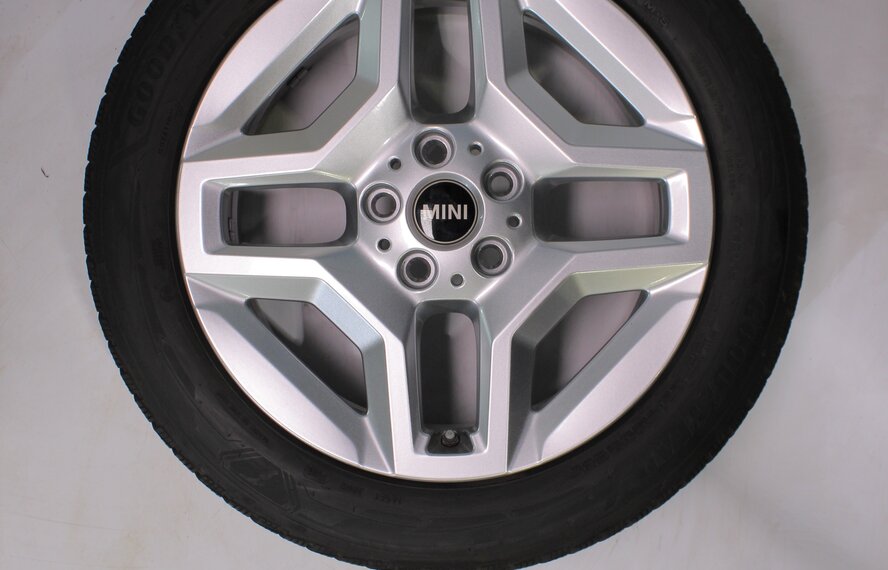 Mini Mini J05 Aceman 17 inch wheels Goodyear Winter Tires New Original