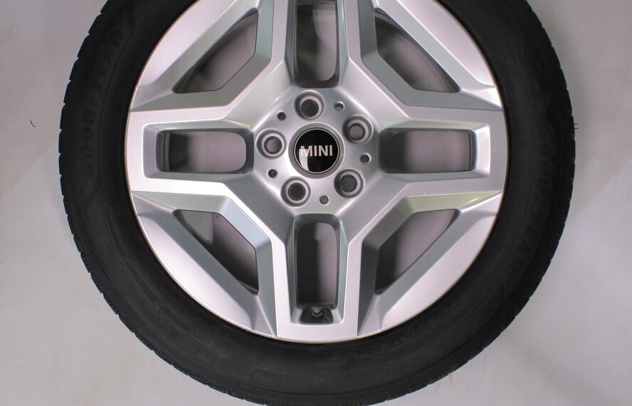 Mini Mini J05 Aceman 17 inch wheels Goodyear Winter Tires New Original