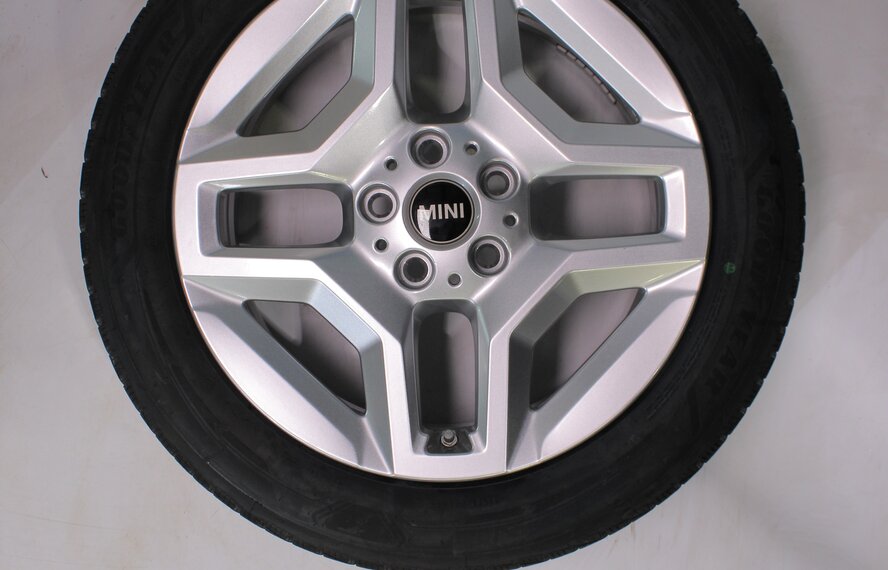 Mini Mini J05 Aceman 17 inch wheels Goodyear Winter Tires New Original