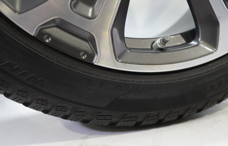 Mini Mini Countryman F60 558 19 inch wheels Pirelli Runflat Winter Tires Original