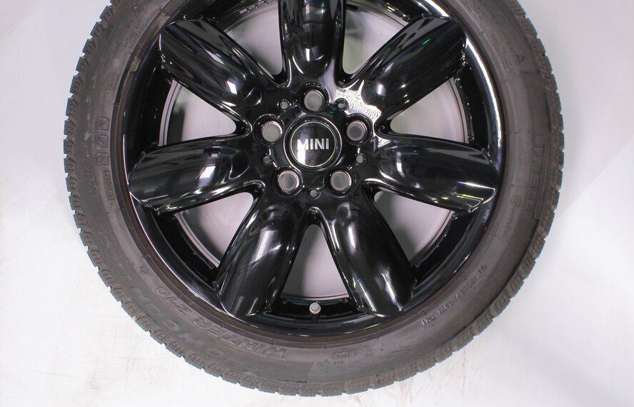 Mini Mini Clubman F54 528 17 inch wheels Pirelli Winter Tires Original