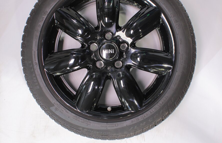 Mini Mini Clubman F54 528 17 inch wheels Pirelli Winter Tires Original