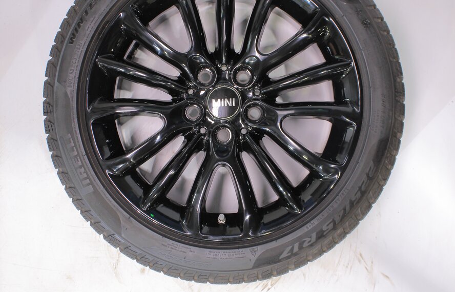 Mini Mini Clubman F54 519 17 inch wheels Pirelli Runflat Winter Tires Original