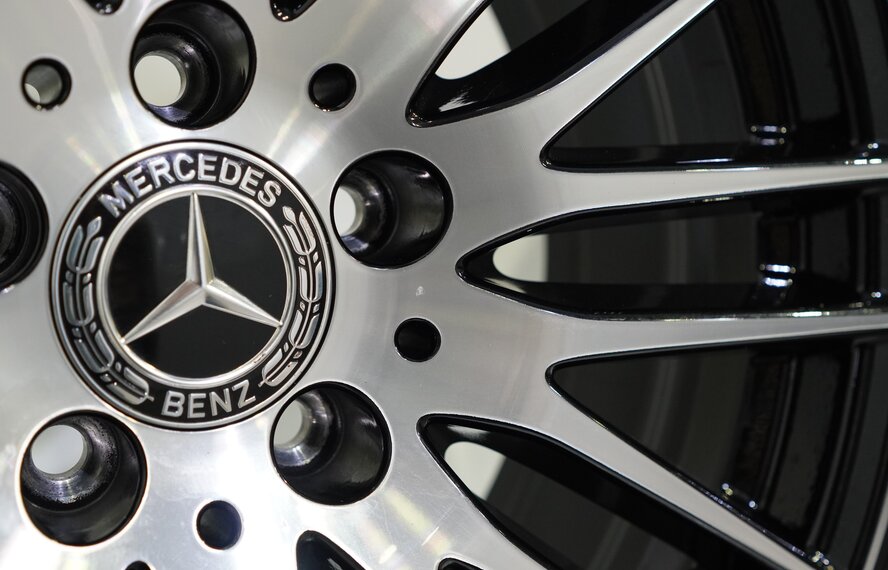 Mercedes Mercedes C-Class C206 S206 W206 18-inch wheels Goodyear Winter Tires Original