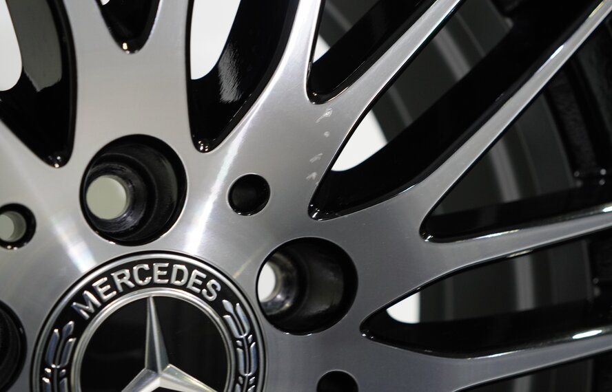 Mercedes Mercedes C-Class C206 S206 W206 18-inch wheels Goodyear winter tires Original