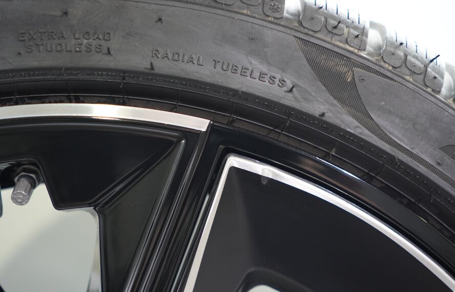 BMW BMW 7er i7 G70 909M 21-inch wheels Pirelli winter tires Original
