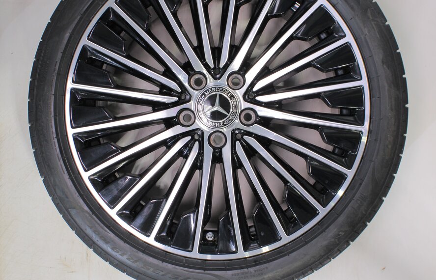 Mercedes ME2026-0280
