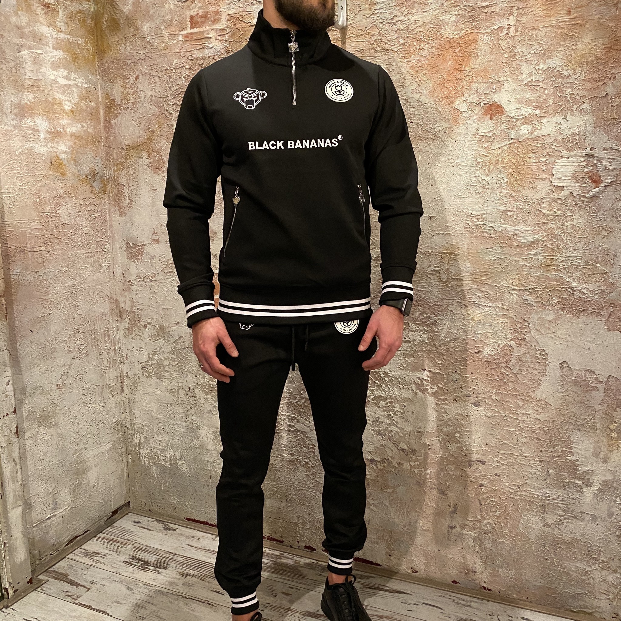 Black hot sale bananas tracksuit