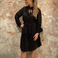 Tied waist dress zwart