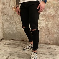 Komo Ripped black denim
