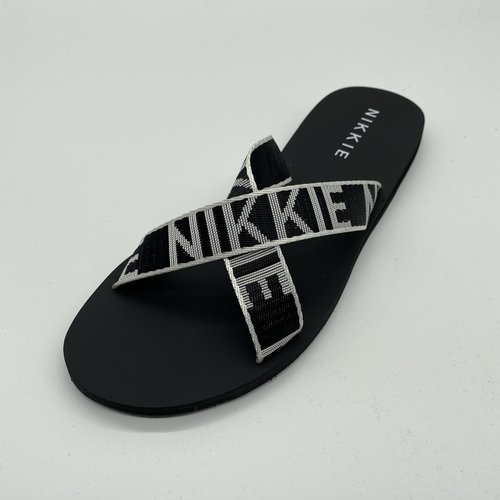 Nikkie Wiona logo Sandals zwart