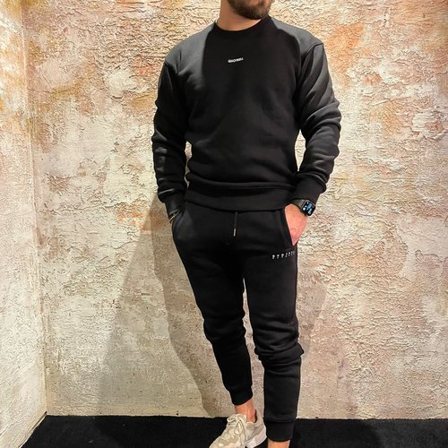 Quotrell Fusa Suit Crewneck Black Quotrell Fusa Suit Crewneck Black