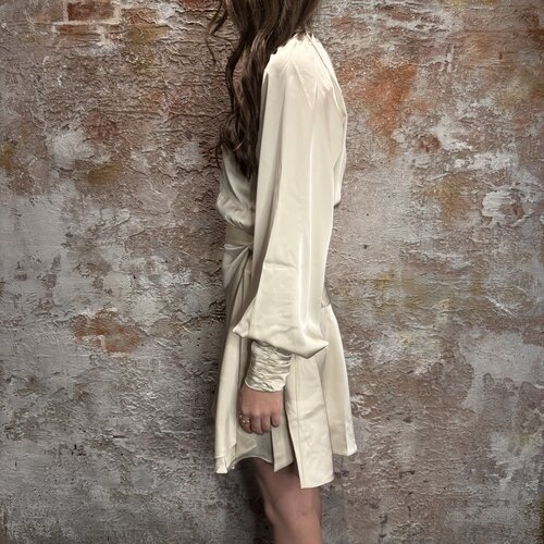 Nikkie Hino Solid Dress Cream Nikkie Hino Solid Dress Cream