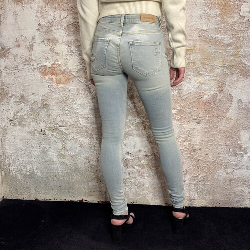Supertrash Skinny Mid Waist Destroyed