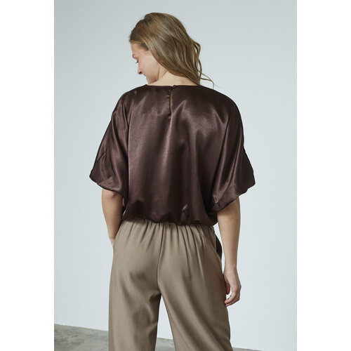 Sisters Point Gufo Satin Top Brown