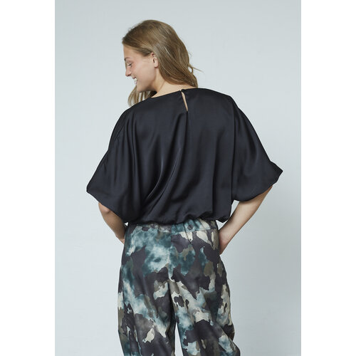 Sisters Point Gufo Satin Top Black