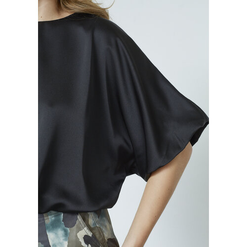 Sisters Point Gufo Satin Top Black