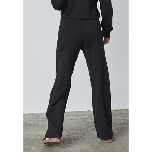 Sisters Point Lepia PA  Knitted Pant Black