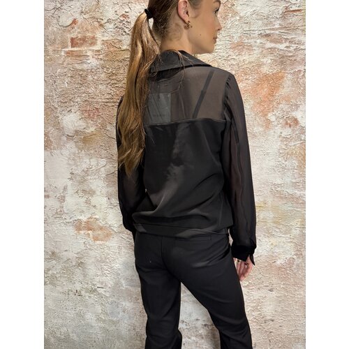 Nikkie Larisa Losvallende Blouse Black