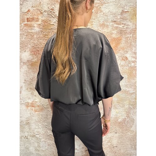 Sisters Point Gufo Satin Top Black