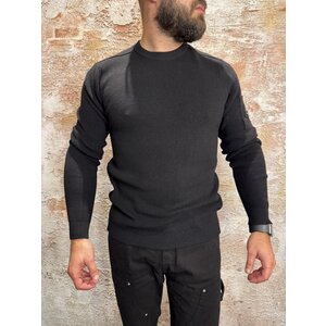 Quotrell Peak Knitted Sweater Black