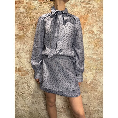 Nikkie Pragues Leopard Blouse Misty Blue