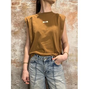 Josh V Sue T-Shirt Met Schoudervuling Brown