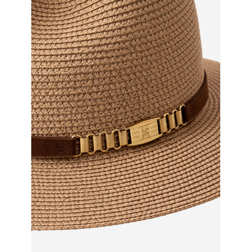 Nikkie Quesandra Hat Neutral