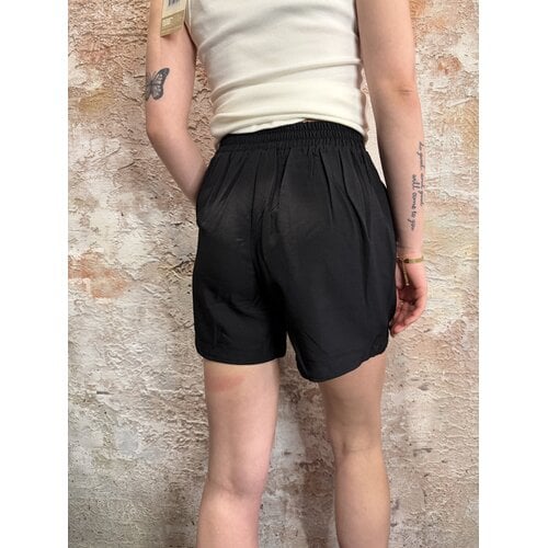 Sisters Point Viksa Shorts Black