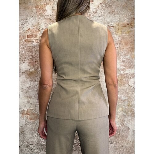 Nikkie Reno Waistcoat Mexican Sand Nikkie Reno Waistcoat Mexican Sand