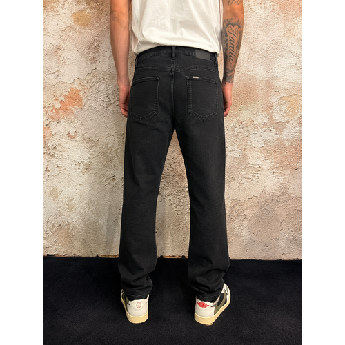 Don't Waste Culture Quiono Regular Fit Black