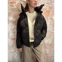 Maya Puffer Jacket True Black