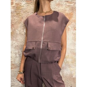 Sisters Point Garwin Vest Berry Sisters Point Garwin Vest Berry